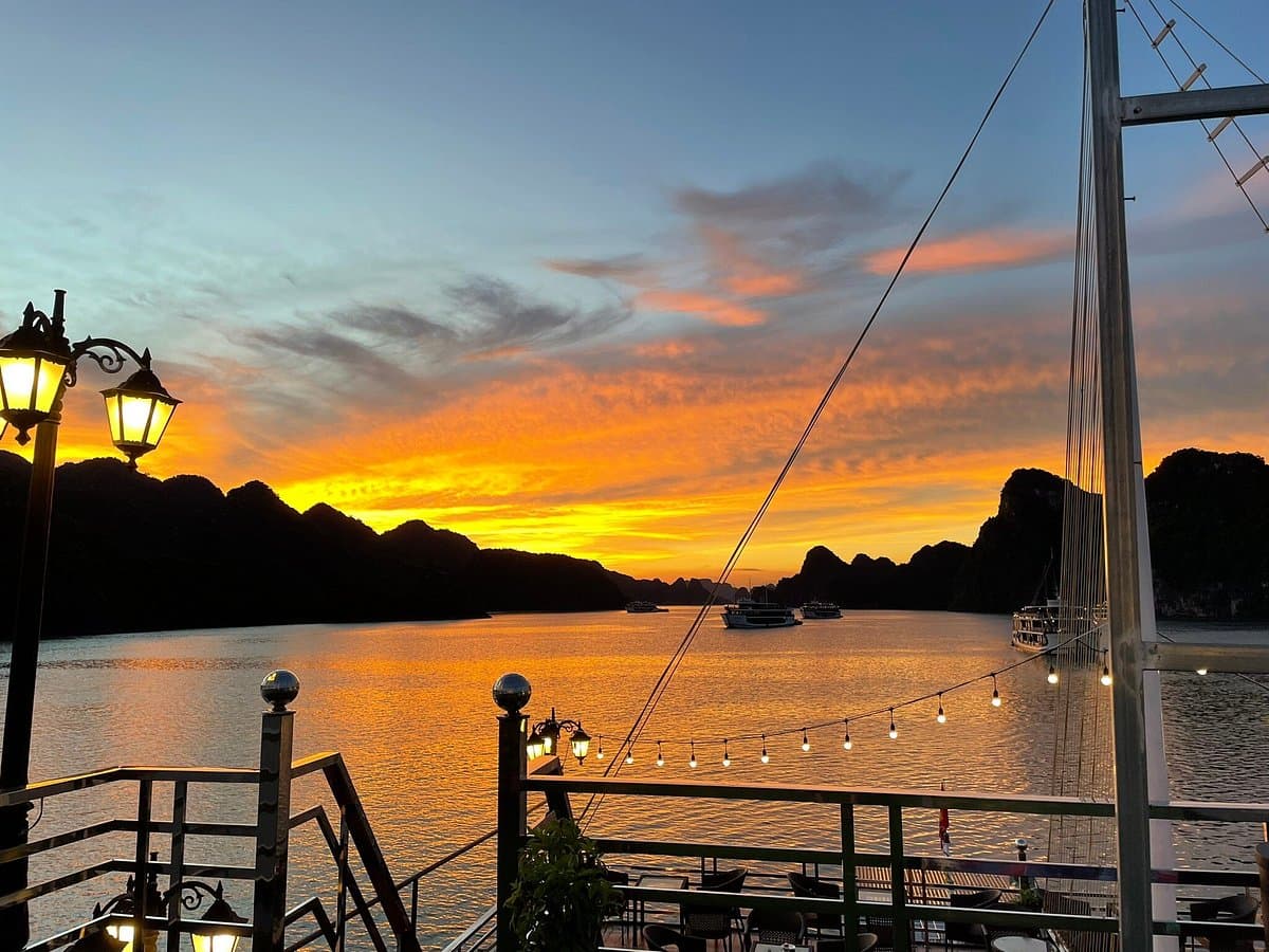 LA PANDORA BOUTIQUE 2D1N HA LONG BAY - LAN HA BAY