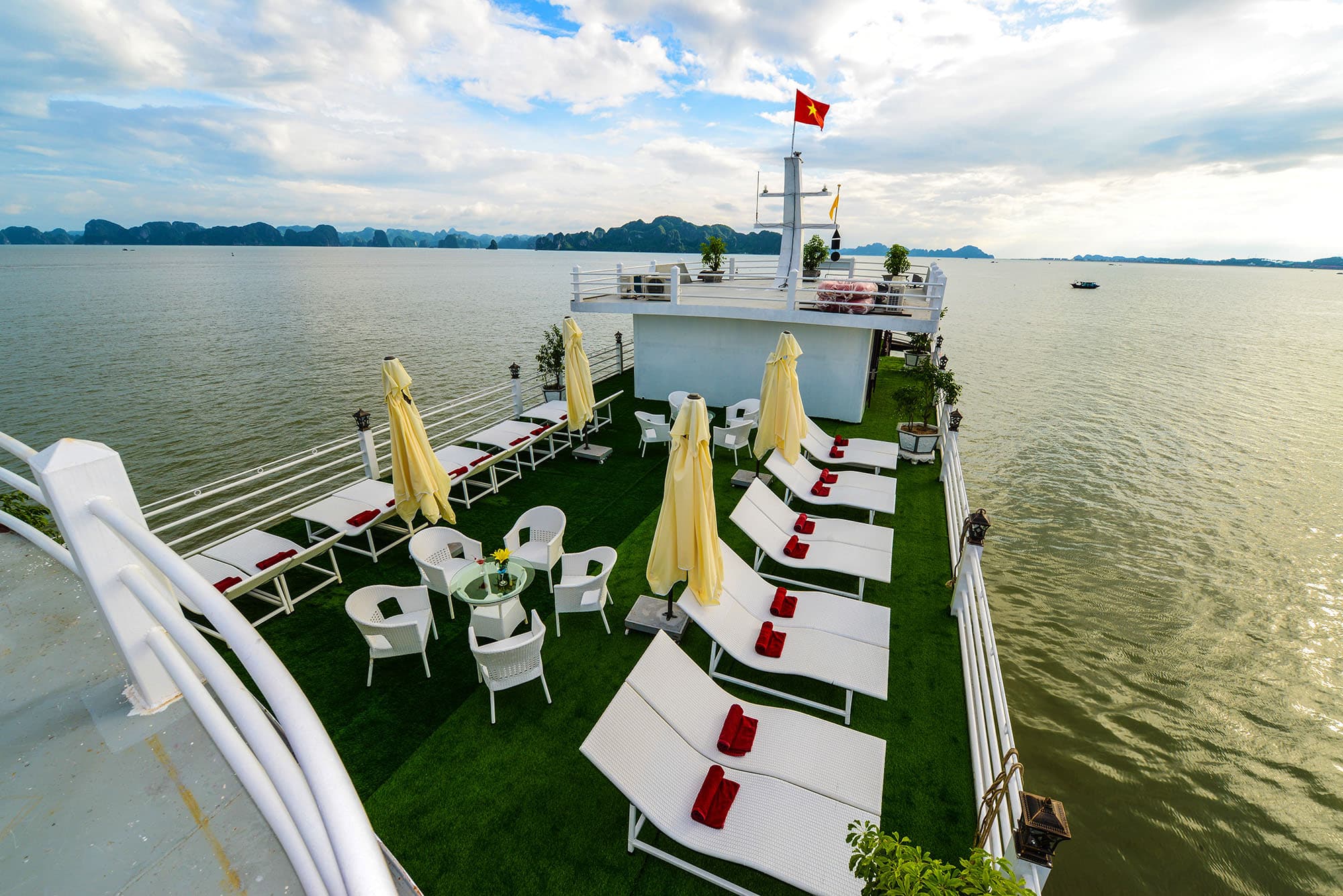 SAPHIRE CRUISE 2D1N HA LONG BAY - LAN HA BAY