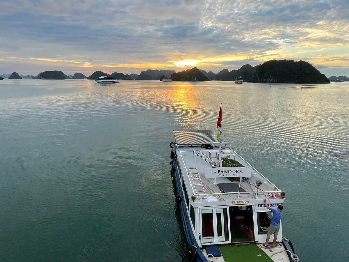 LA PANDORA BOUTIQUE 2D1N HA LONG BAY - LAN HA BAY