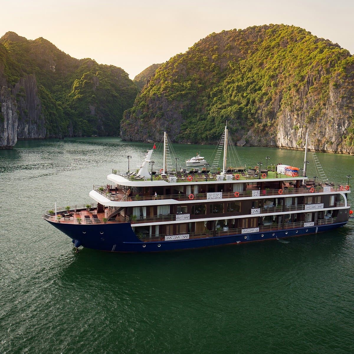 LA PANDORA CRUISE 2D1N HALONG BAY - LAN HA BAY