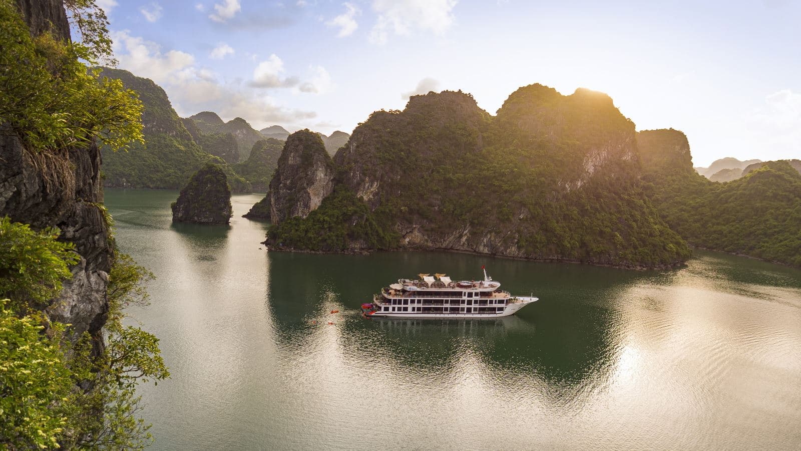 LA PANDORA CRUISE 2D1N HALONG BAY - LAN HA BAY