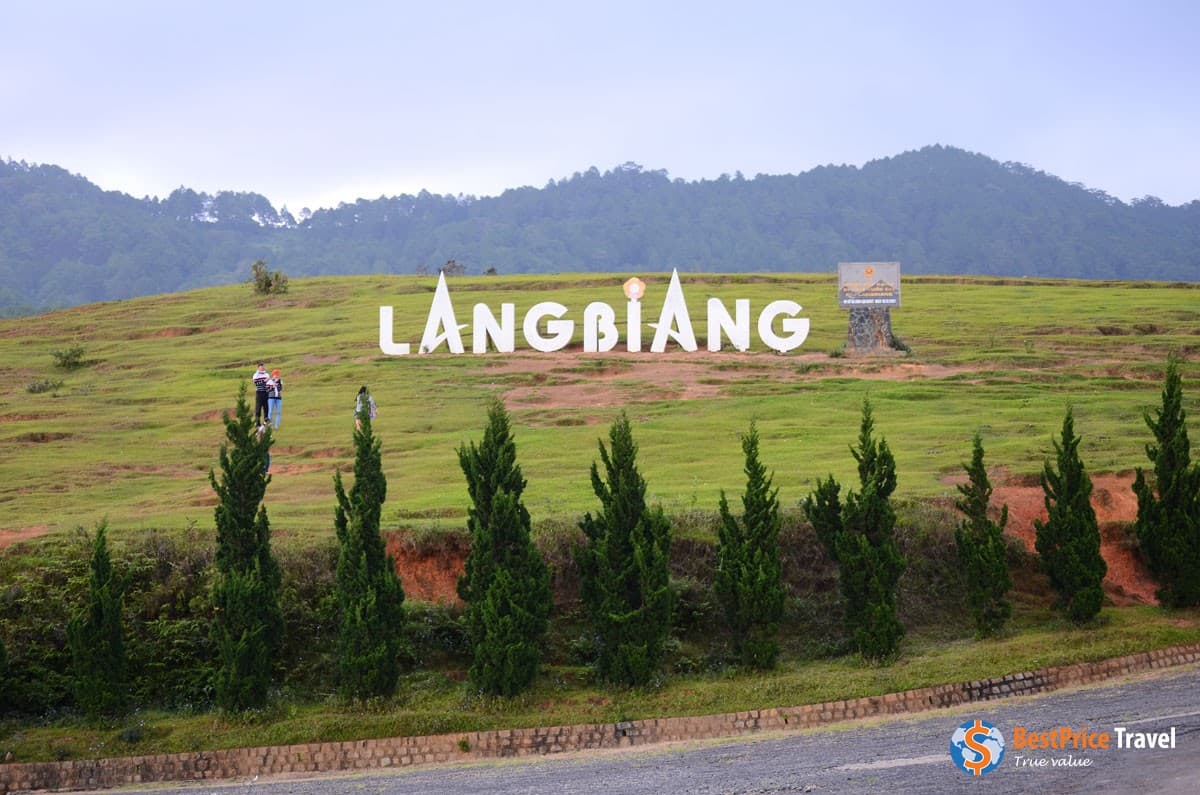 Trekking on Lang Biang Mountain
