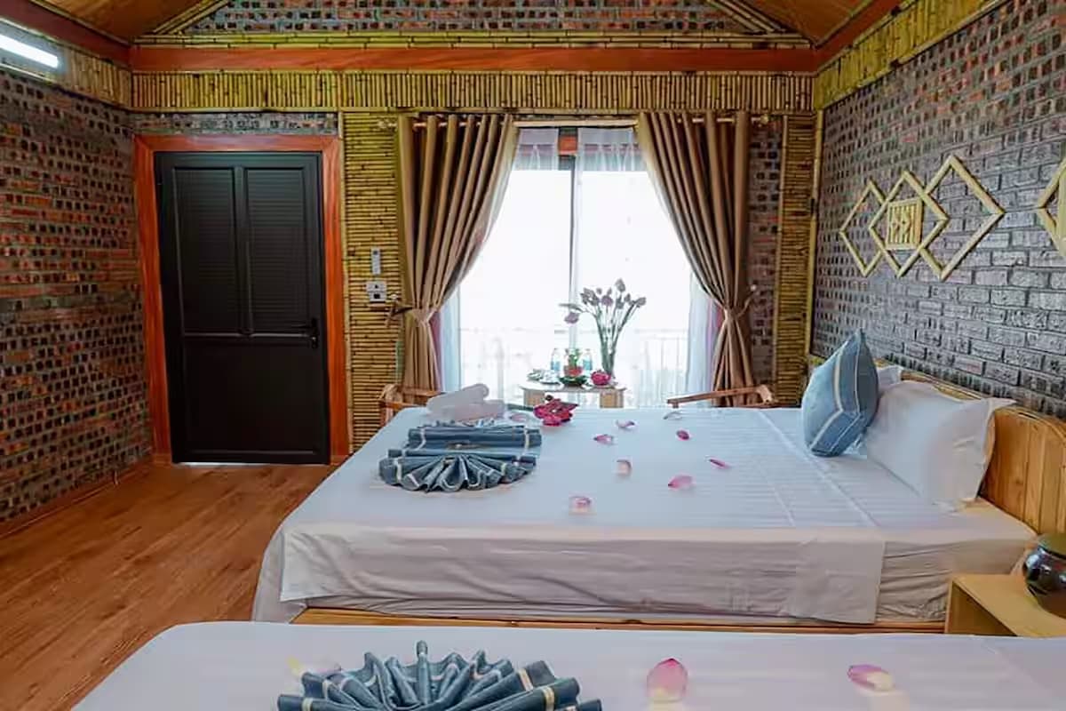 Ninh Binh Hoa Lu - Tam Coc - Hang Mua - Bai Dinh - Trang An 2D1N - Sleeping at Homestay