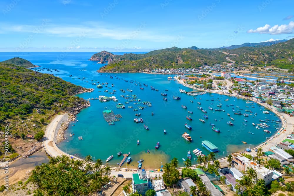 Vinh Hy Bay Day Tour