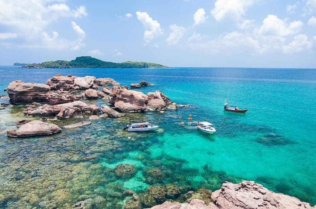 Vinh Hy Bay Day Tour