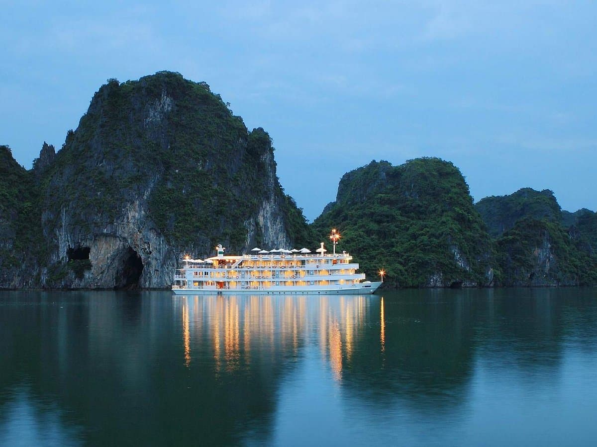ÂU CƠ 6* CRUISE 2D1N Ha Long Bay - Lan Ha Bay