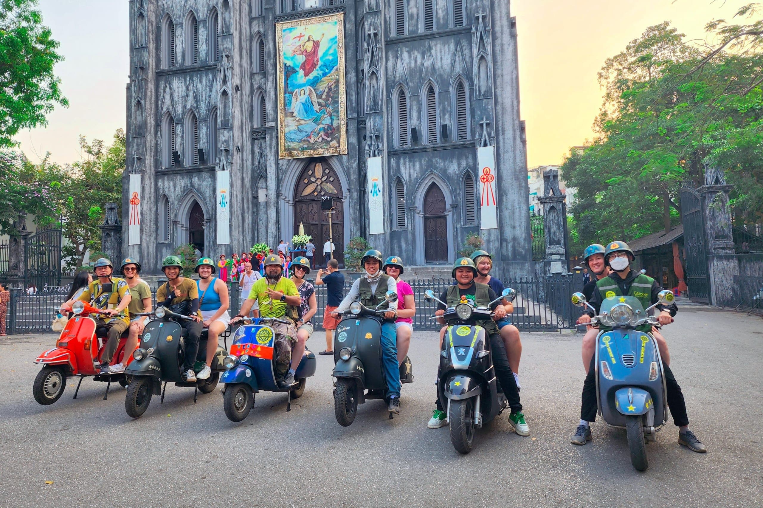 TOURS HANOI CITY HALF DAY BY JEEP/VESPA/MOTORBIKE/BICYCLE