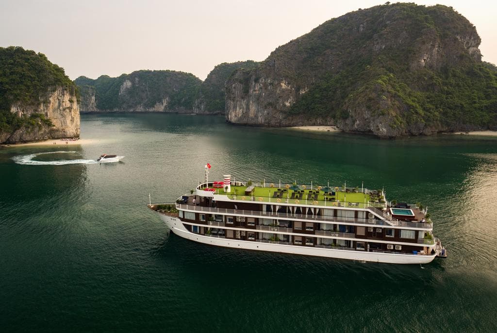 LA CASTA REGAL 5* CRUISE 24 cabin - LAN HA BAY 2D1N