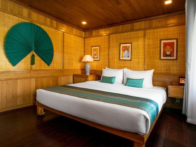 Bhaya Legend Cruise 2D1N Halong Bay - Lan Ha Bay