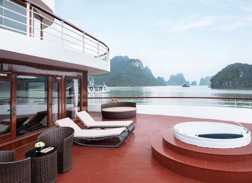 AQUA OF THE SEAS 5* 2D1N HALONG BAY - LAN HA BAY