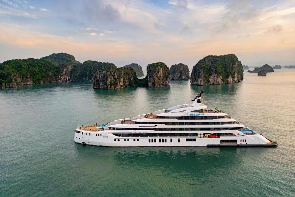 Grand Pioneers I Cruises 5 2D1N – Ha Long Bay