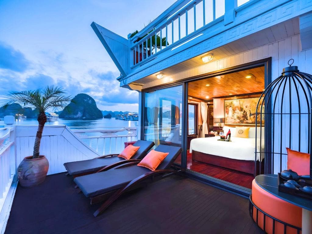 Hera Classic Boutique Cruise 2D1N – Ha Long Bay & Lan Ha Bay