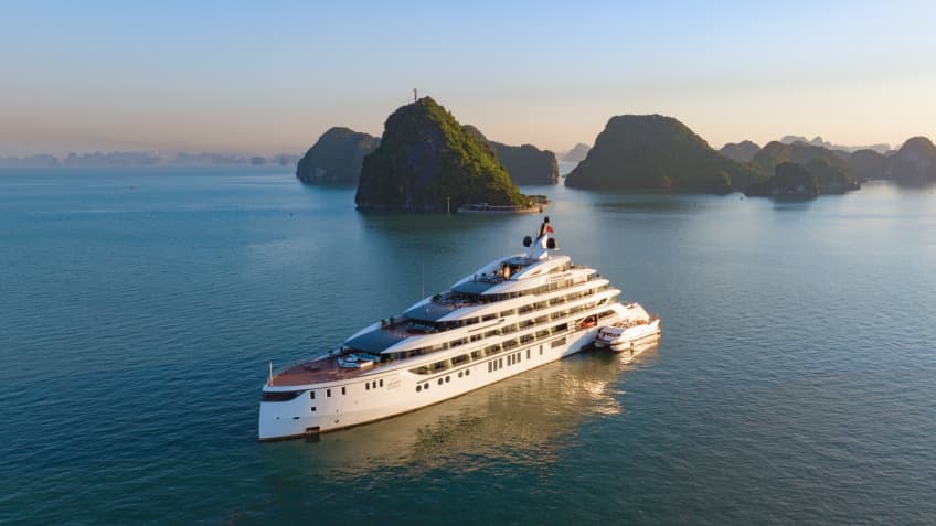 Grand Pioneers I Cruises 5 2D1N – Ha Long Bay