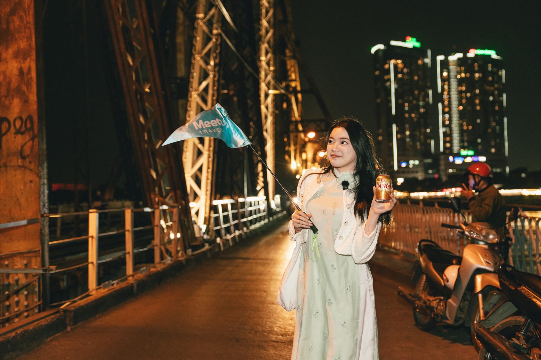 Hanoi Foodie Tour + Train Street Coffee By Motorbike 4 hours Small Group < 10 pax