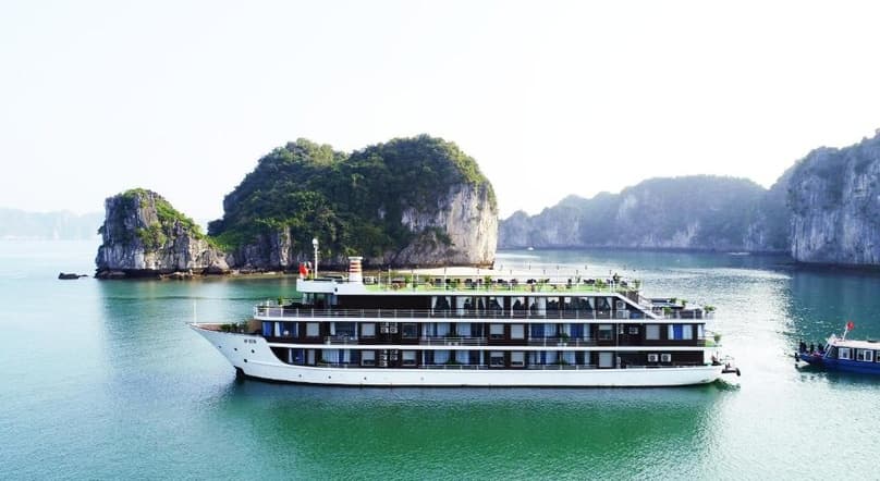LA CASTA REGAL 5* CRUISE 24 cabin - LAN HA BAY 2D1N