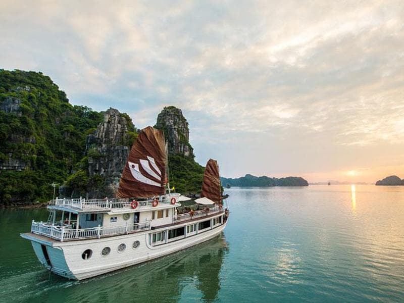 Bhaya Legend Cruise 2D1N Halong Bay - Lan Ha Bay