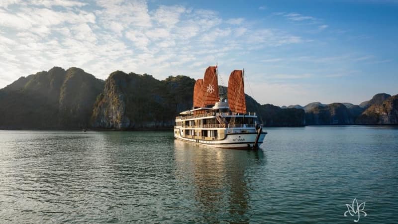 Orchid 5 Premium Cruises 2D1N – Lan Ha Bay & Cat Ba Island