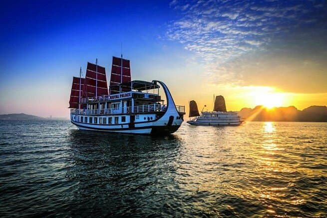 ROYAL PALACE 4* CRUISE 2D1N Ha Long Bay - Lan Ha Bay