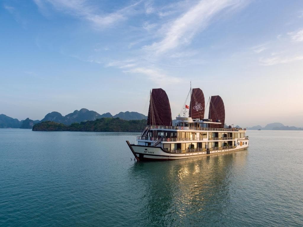 Orchid 5 Trendy Cruises 2D1N – Lan Ha Bay & Cat Ba Island*