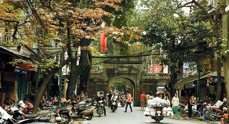 HANOI FOOD TOUR BY MOTORBIKE