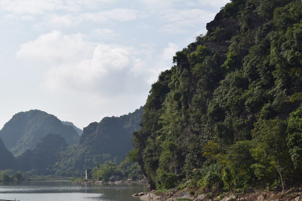 Luxury Ninh Binh Day Tour : Hoa Lu - Tam Coc - Mua Cave small group