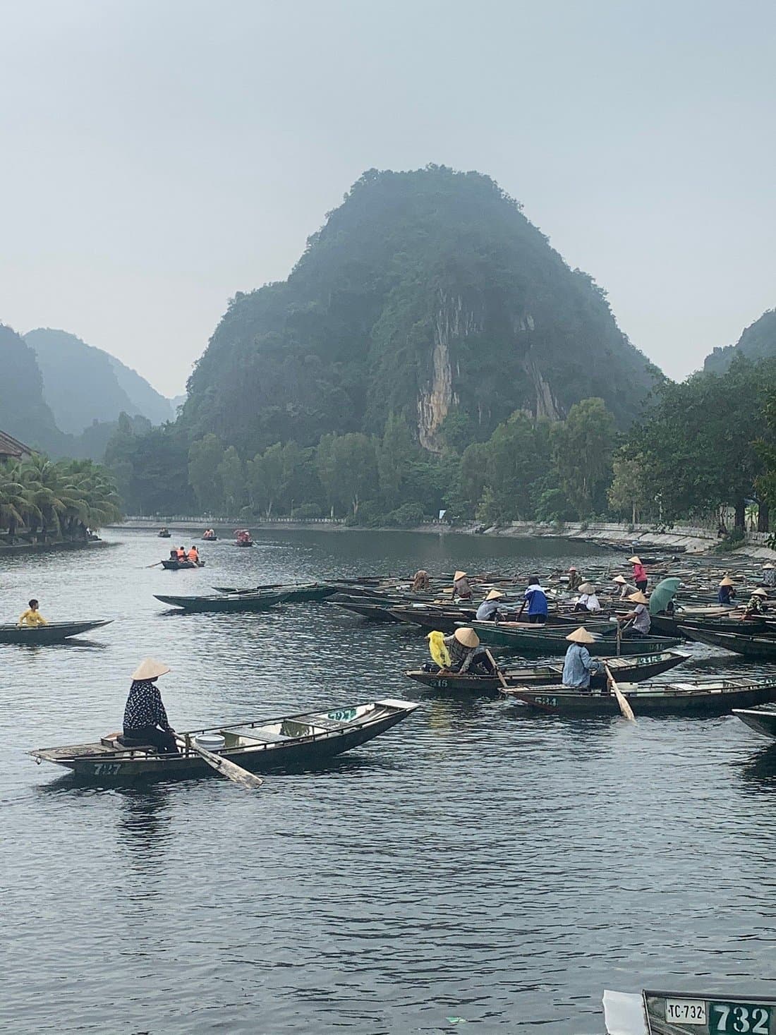 Luxury Ninh Binh Day Tour : Hoa Lu - Tam Coc - Mua Cave small group