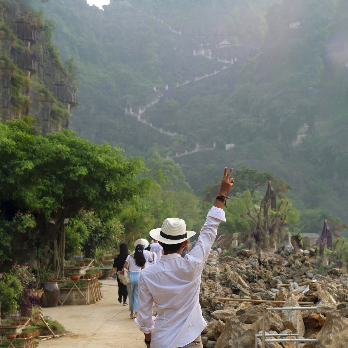 Luxury Ninh Binh Day Tour : Hoa Lu - Tam Coc - Mua Cave small group