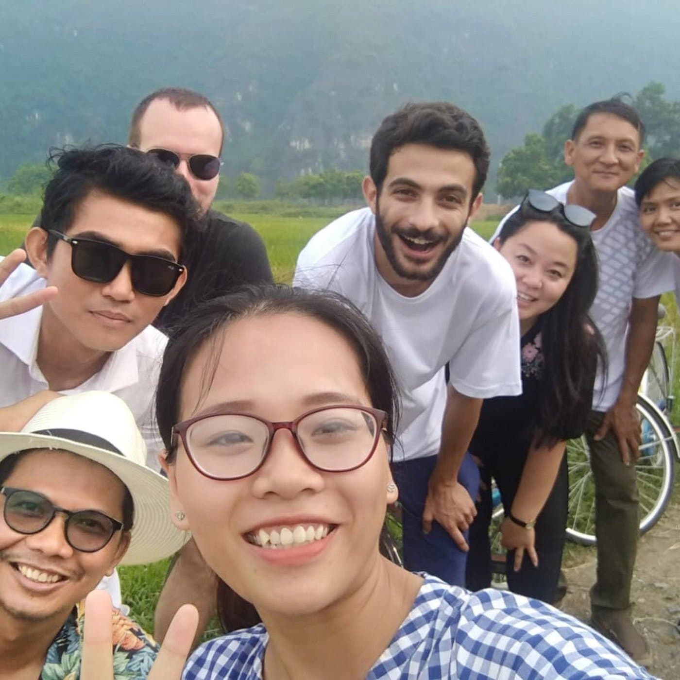 Luxury Ninh Binh Day Tour : Hoa Lu - Tam Coc - Mua Cave small group