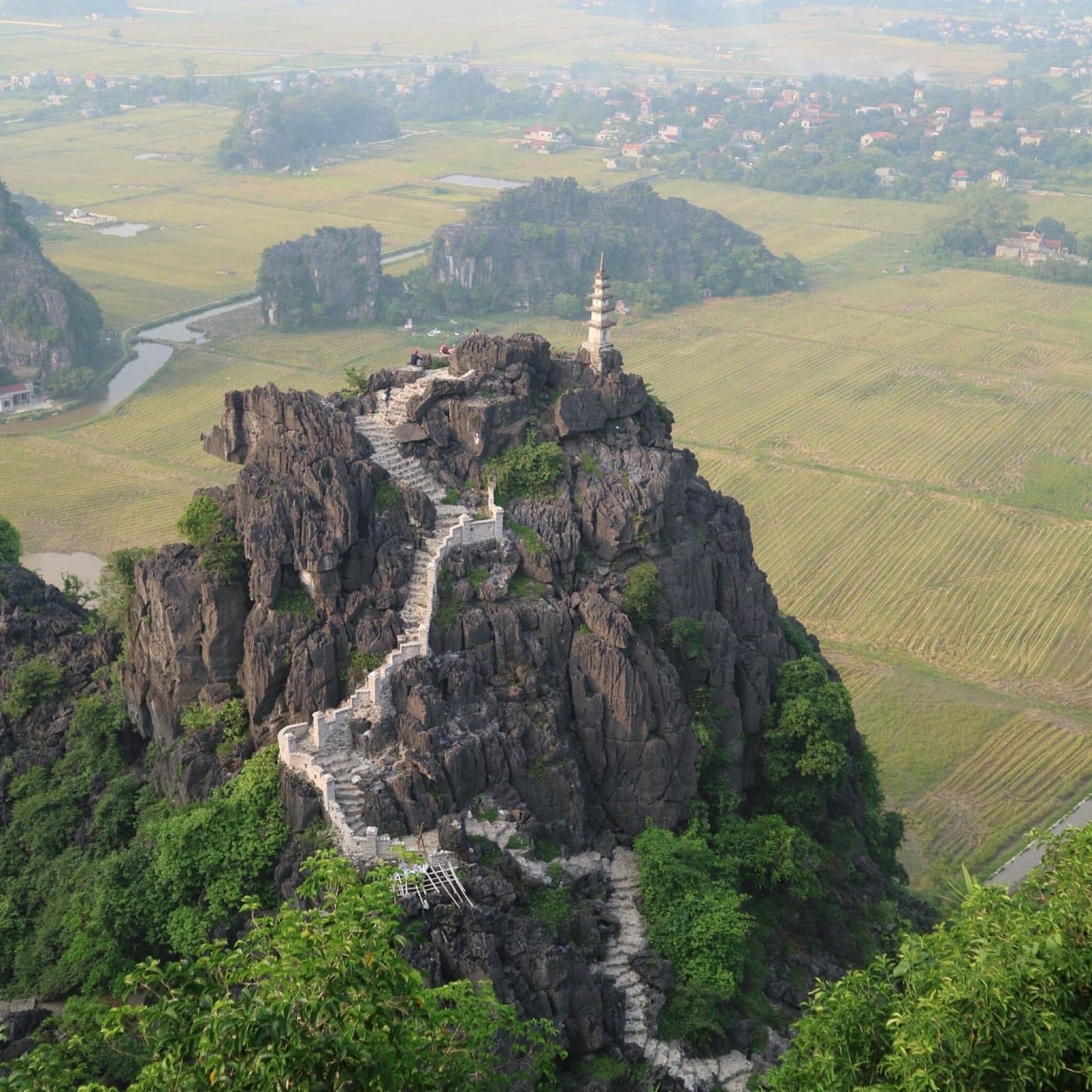 Luxury Ninh Binh Day Tour : Hoa Lu - Tam Coc - Mua Cave small group