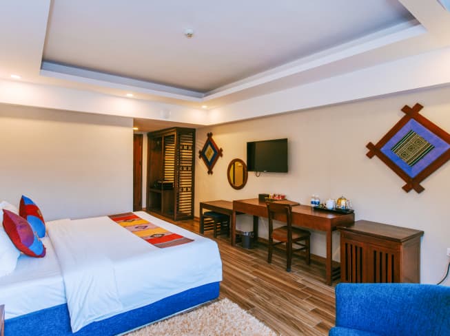 Sapa Trekking Cat Cat, Y Linh Ho, Lao Chai, Ta Van - Sleeping 4* Hotel 2D1N - VIP Cabin Sleeper Bus (Group Tour)
