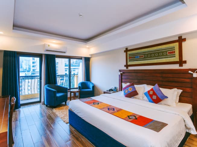 Sapa Trekking Cat Cat, Y Linh Ho, Lao Chai, Ta Van - Sleeping 4* Hotel 2D1N - VIP Cabin Sleeper Bus (Group Tour)