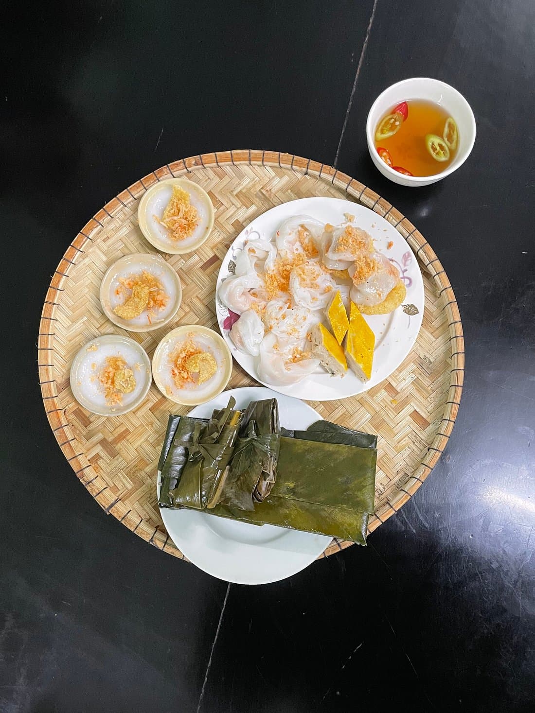 Hue: Night Street Food Tour by E Bike with a Lady Rider