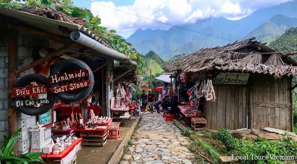 Sapa Trekking 2D1N Sleeping Hotel (Private Tour)