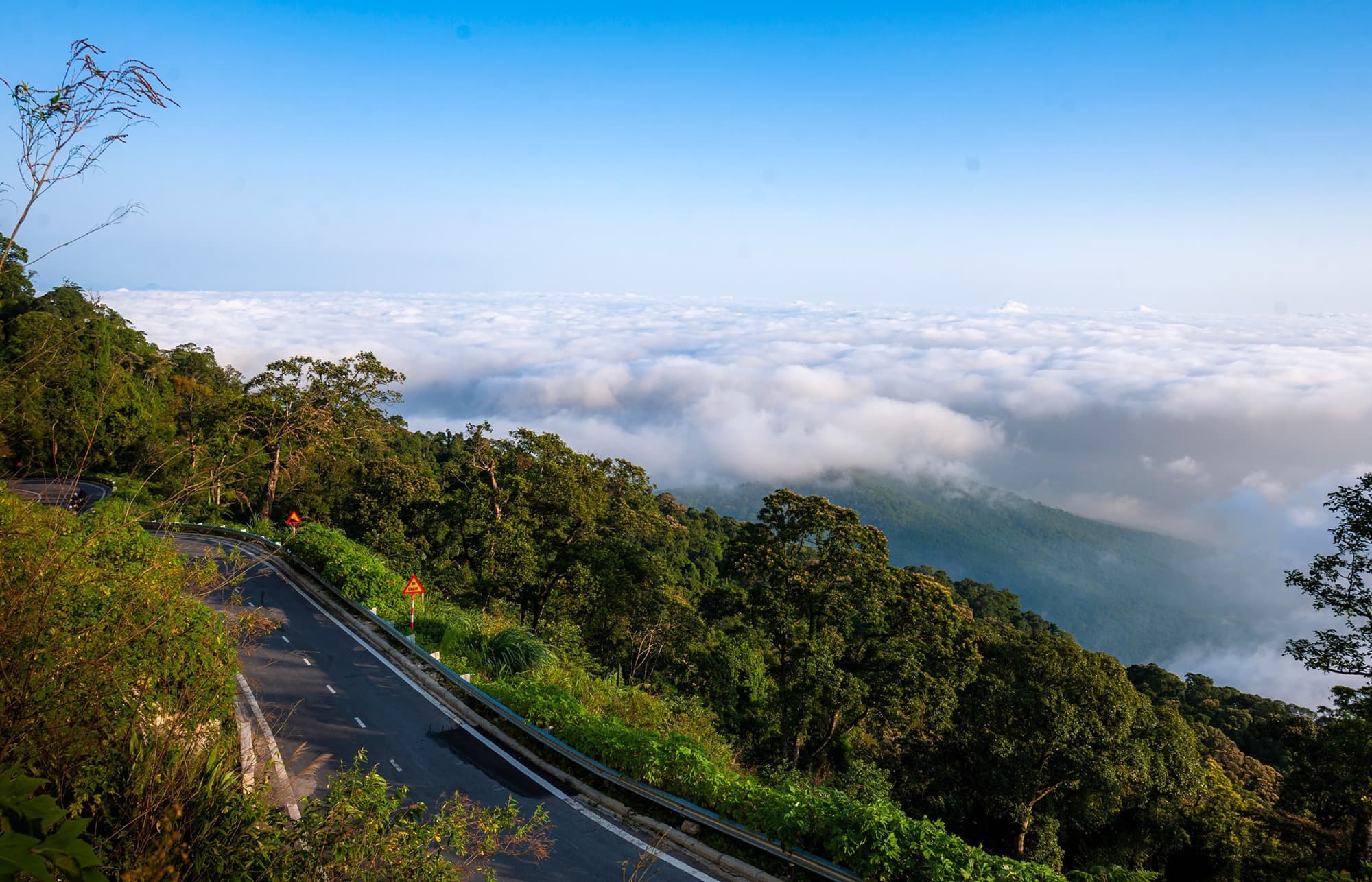 PRIVATE TOUR - BA VI NATIONAL PARK BY JEEP FULL DAY