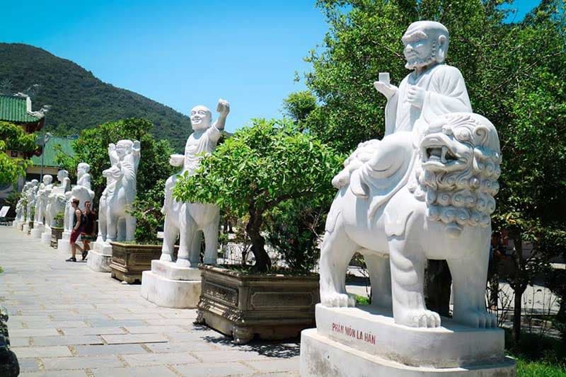 LINH UNG PAGODA - MARBLE MOUTAIN - HOI AN Small group < 14 pax, pickup from Danang