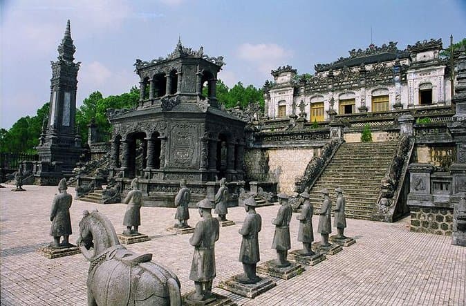 HUE CITY TOUR FROM DANANG, HOI AN Small group < 14 pax