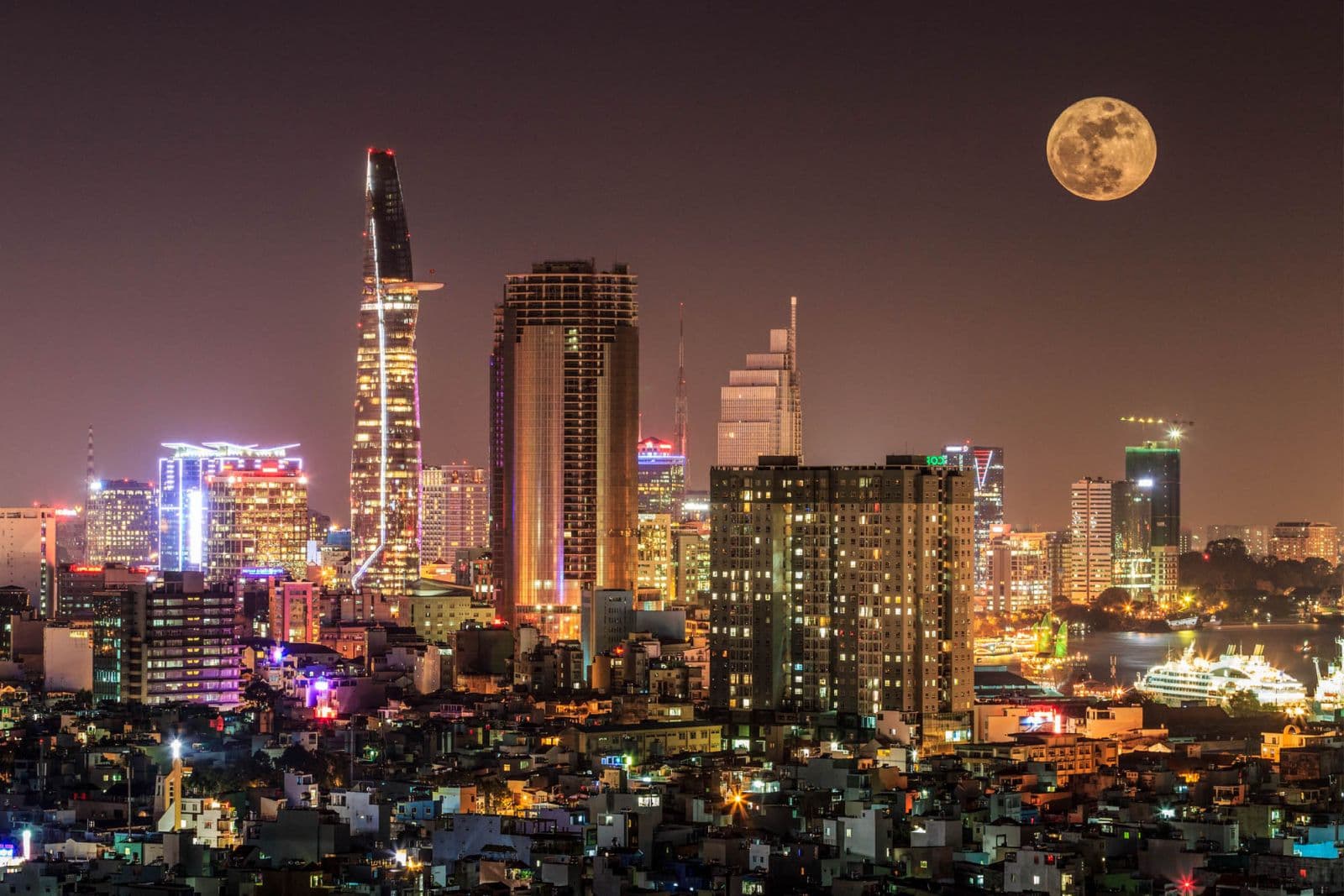 Explore Sai Gon In One Day