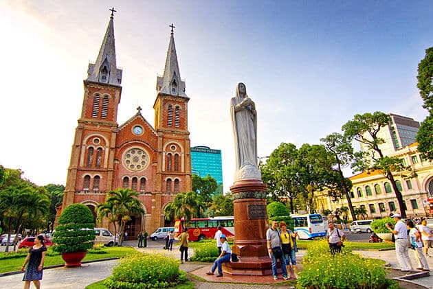 THE SAIGON’S INSIDERS 4,5 HOURS MORING TOUR & AFTERNOON TOUR