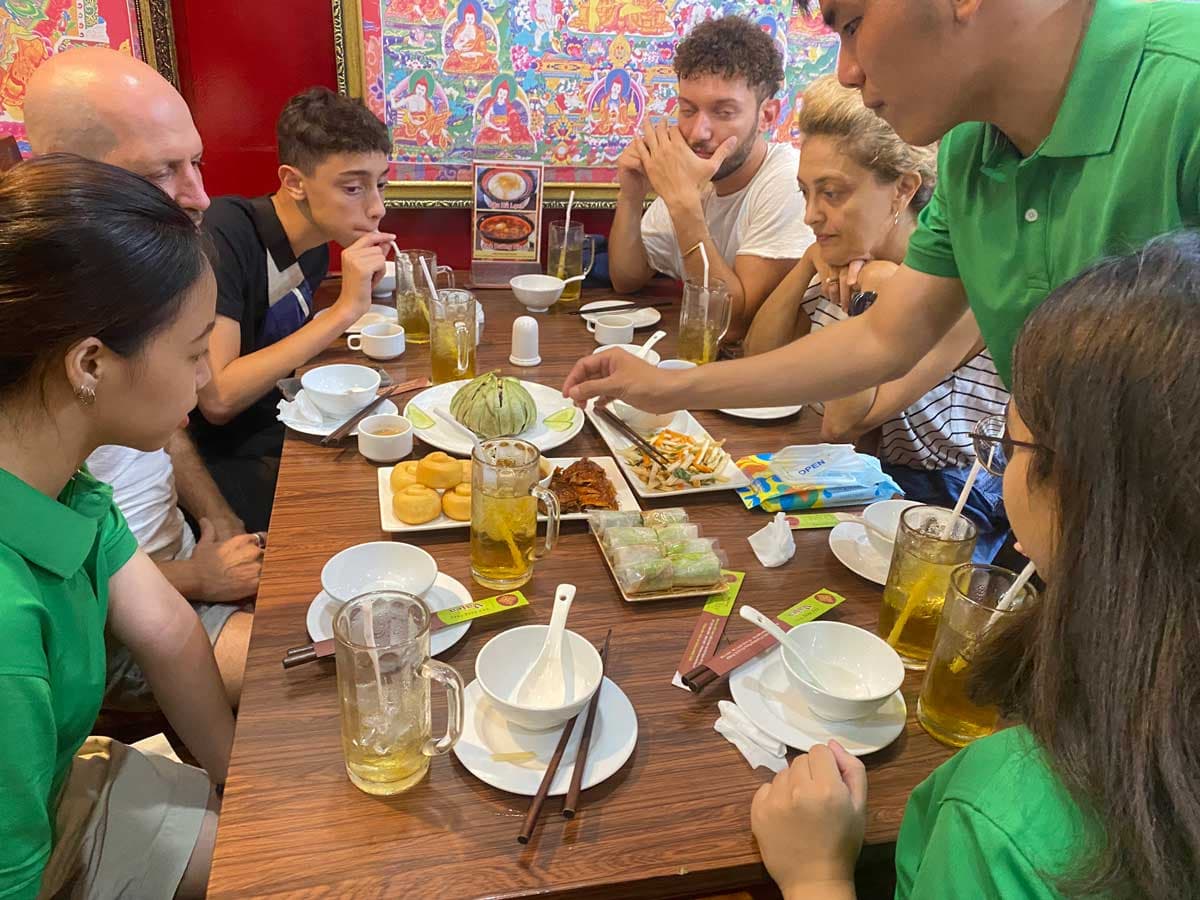Saigon after dark - Food tours and live music