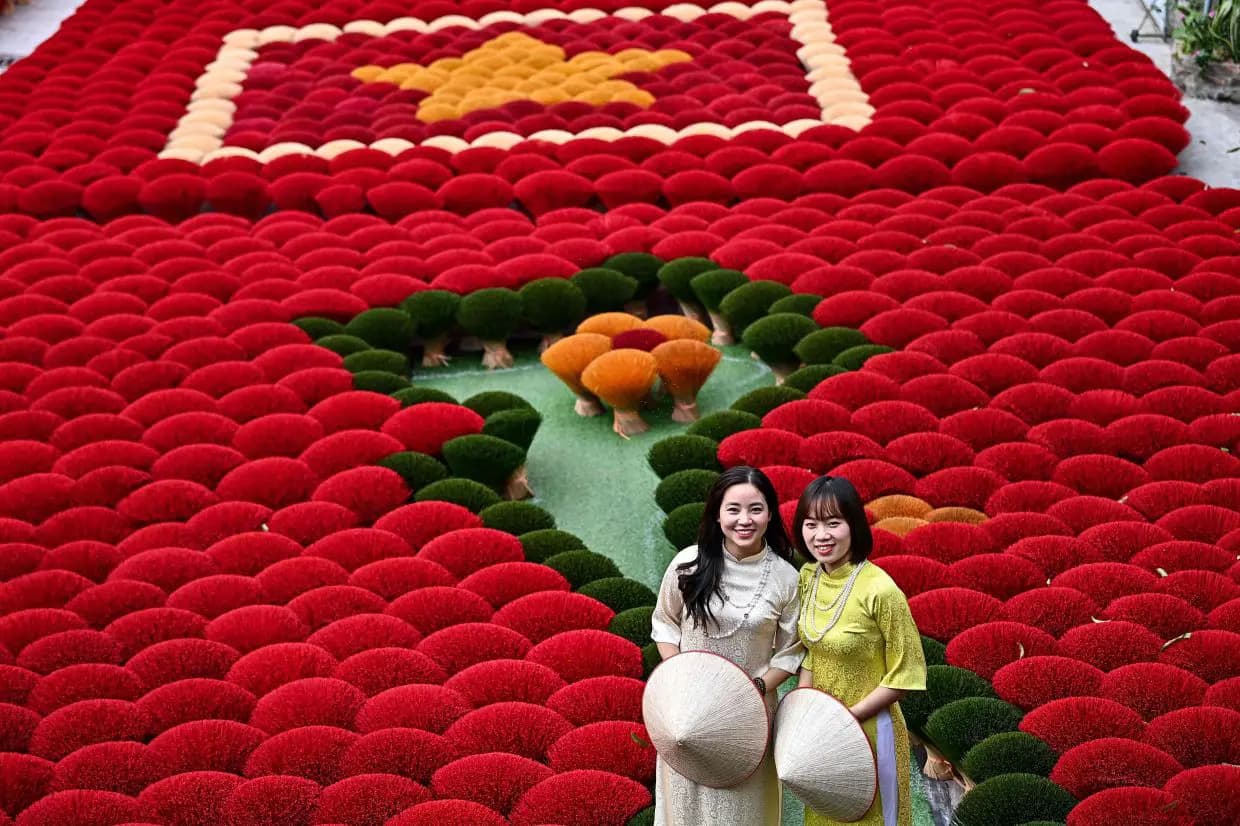 Incense Village & Hat Making Village in Hanoi Half Day Tour