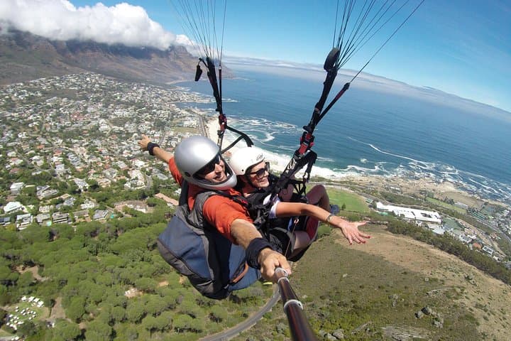 Flying non-motorized paragliding at Son Tra Chess Table Peak, Da Nang