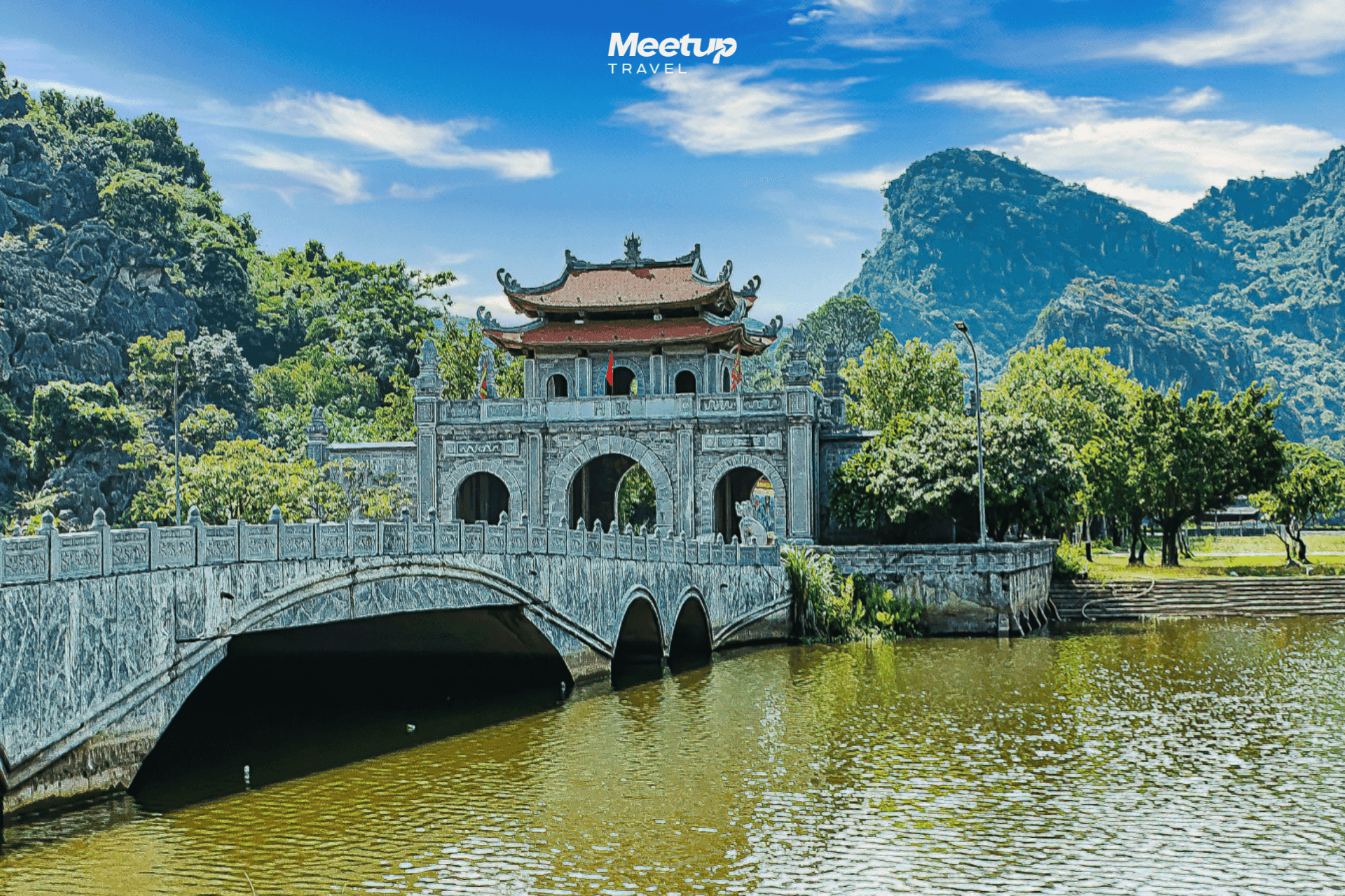 Luxury Ninh Binh Day Tour : Hoa Lu - Trang an - Mua Cave small group