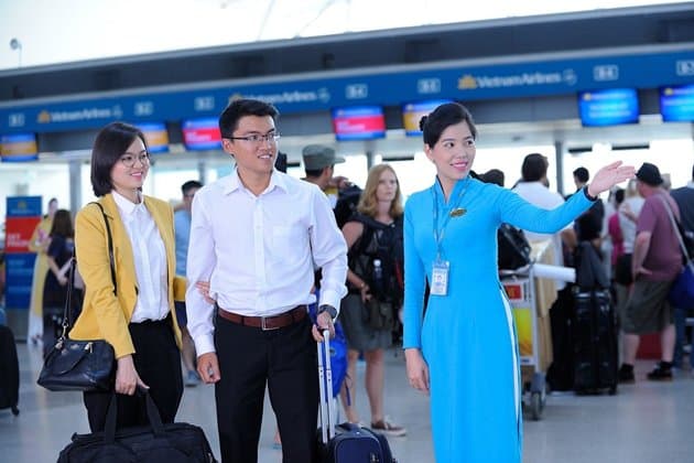 FAST TRACK SERVICE - Note your flight detail when booking