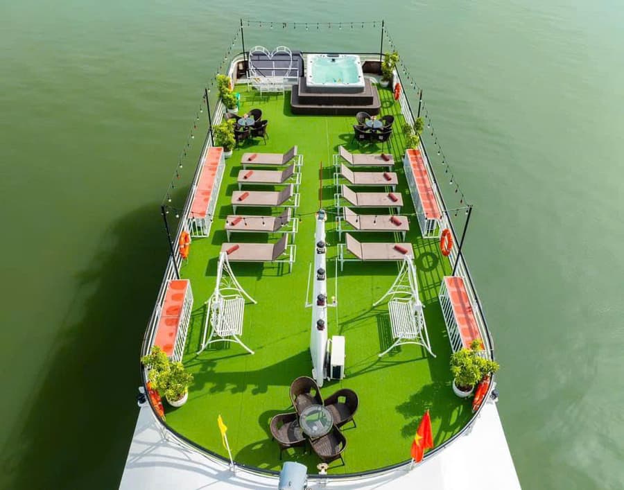 FULL DAY HA LONG BAY TOUR HERCULES CRUISE + LIMOUSINE