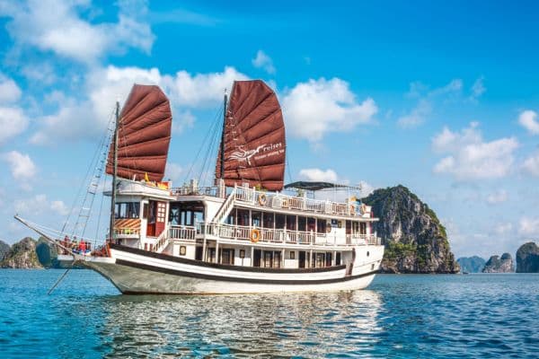 Swan Cruise - Hạ Long Bay – Bai Tu Long Bay